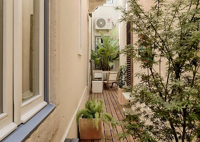 Romantic Gem In Alfama Lisboa